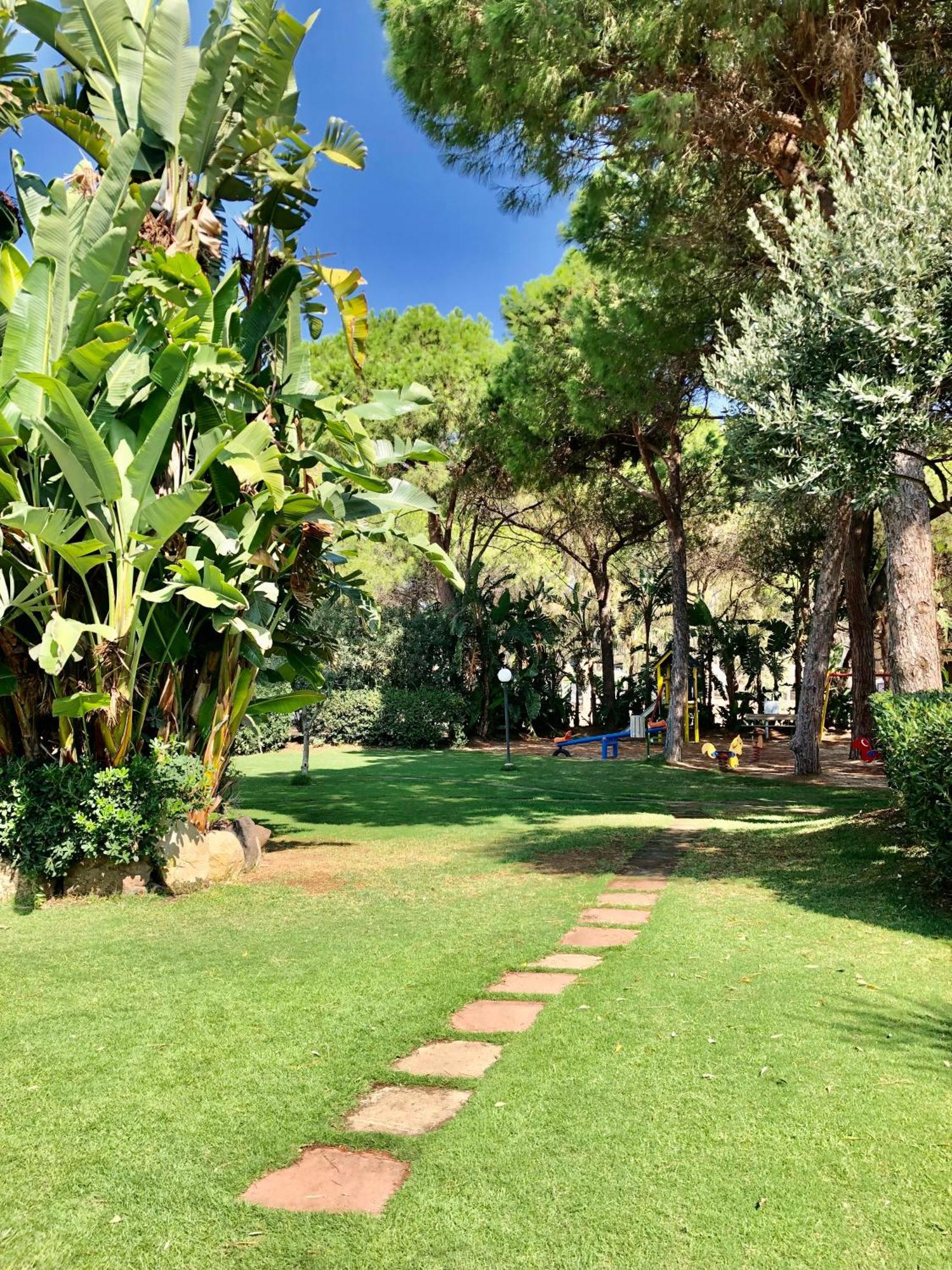 Camping Cala D'Ostia Pula Exterior foto
